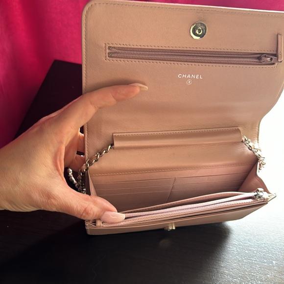 Camilla Wallet on a chain bag - Picture 8 of 9